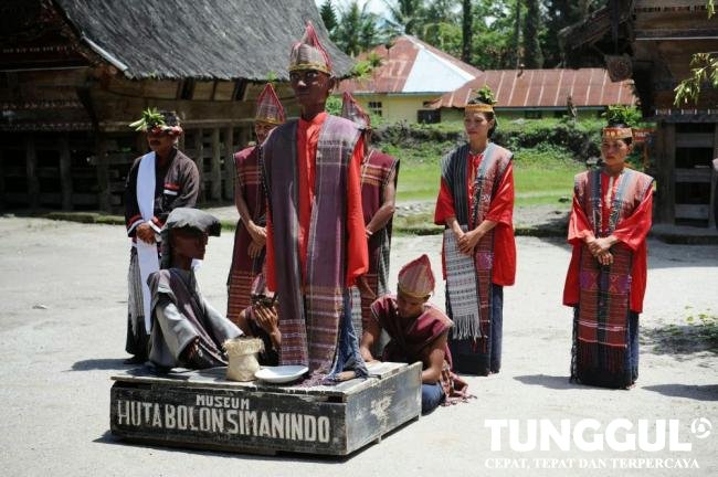 Mengenal Pesona Seni dan Budaya Batak Sumatera Utara: Dari Luhuton hingga Gondang Hasapi