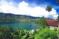 Mengarungi Negeri di Atas Negeri: Keajaiban Wisata Danau Toba